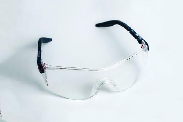 แว่นตานิรภัย